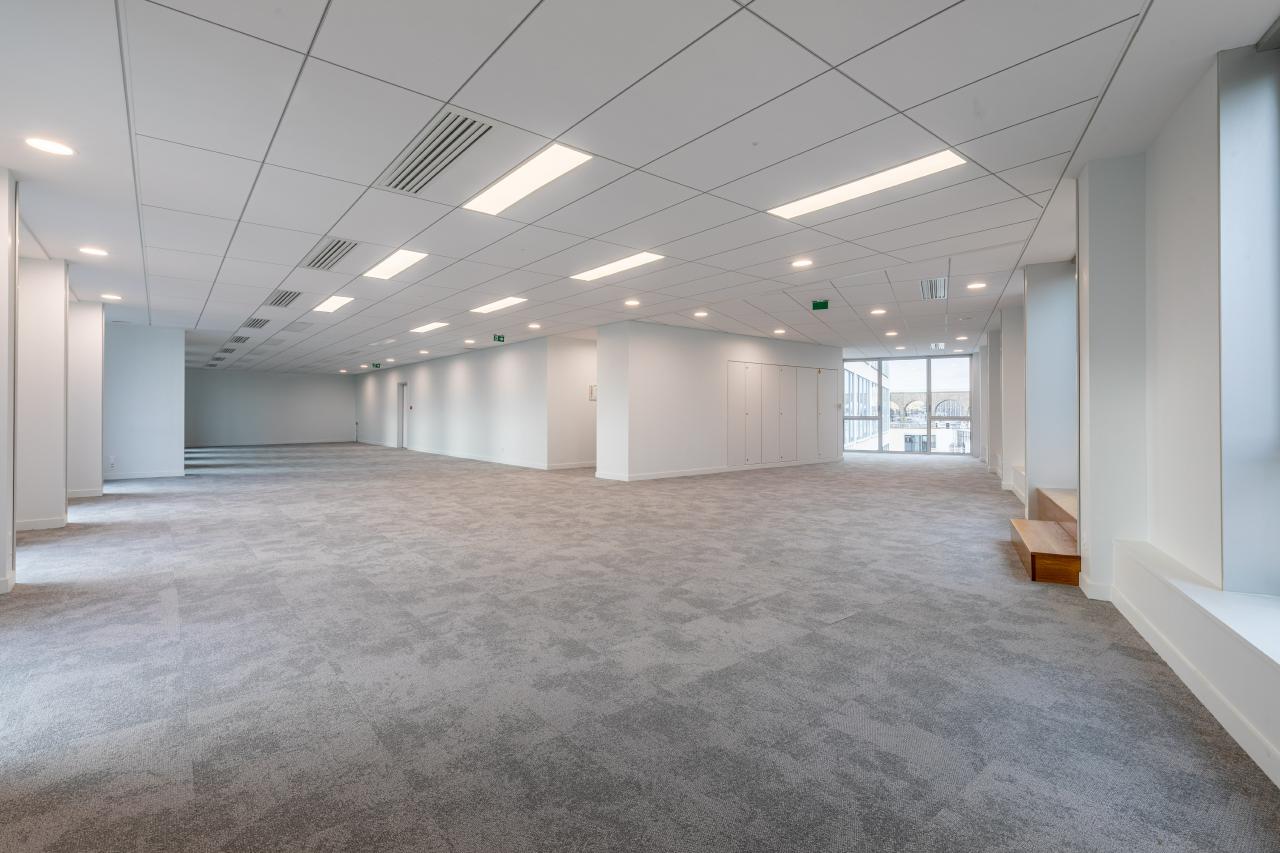 Bureau Cachan 2130m² Location bureau Cachan Val-de-Marne OLBUR2200196 1